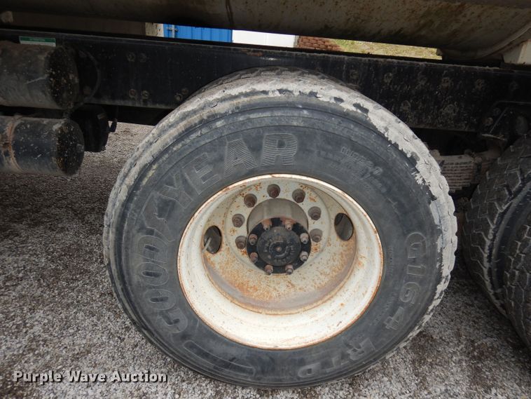 image for item DN1536 2000 Freightliner FL80  vacuum truck