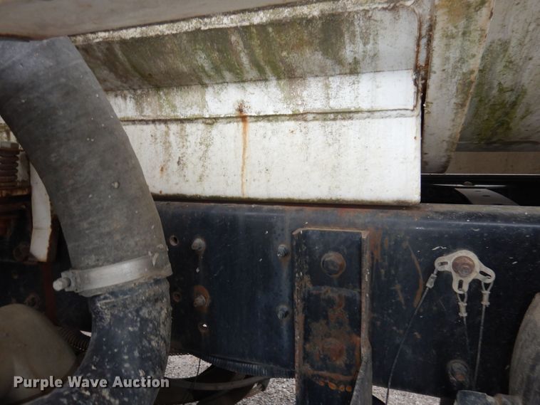 image for item DN1536 2000 Freightliner FL80  vacuum truck