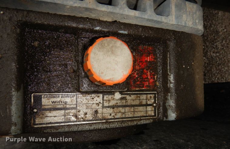 image for item DN1536 2000 Freightliner FL80  vacuum truck