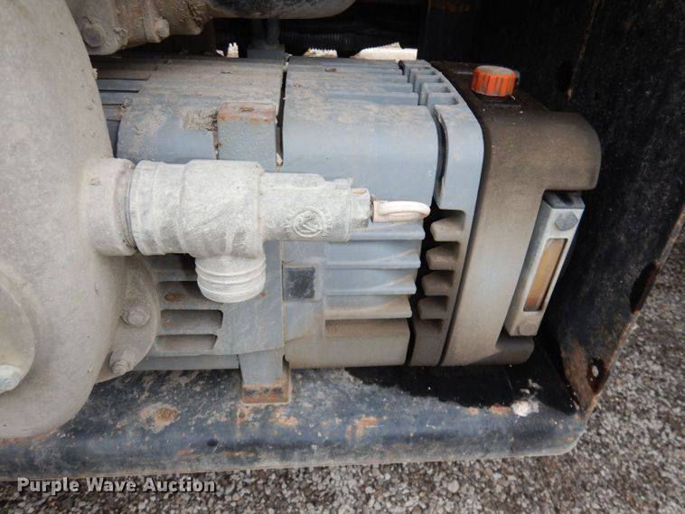 image for item DN1536 2000 Freightliner FL80  vacuum truck