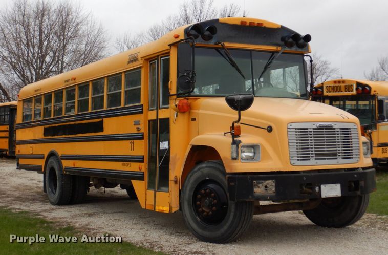image for item DN7331 2004 Freightliner FS65  school bus