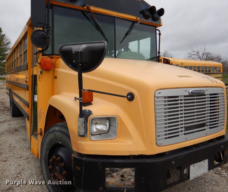 image for item DN7331 2004 Freightliner FS65  school bus