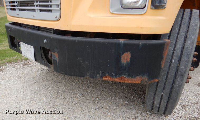 image for item DN7331 2004 Freightliner FS65  school bus