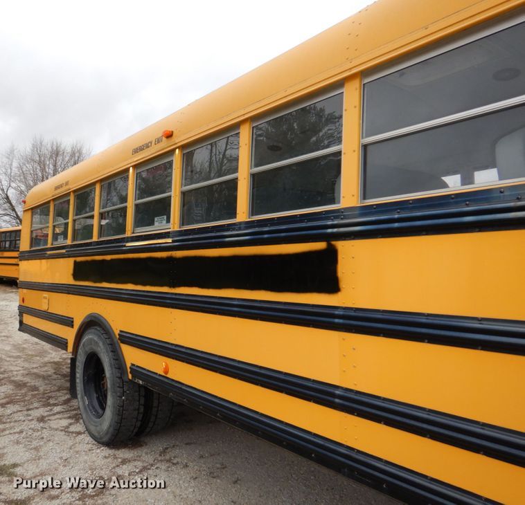 image for item DN7331 2004 Freightliner FS65  school bus