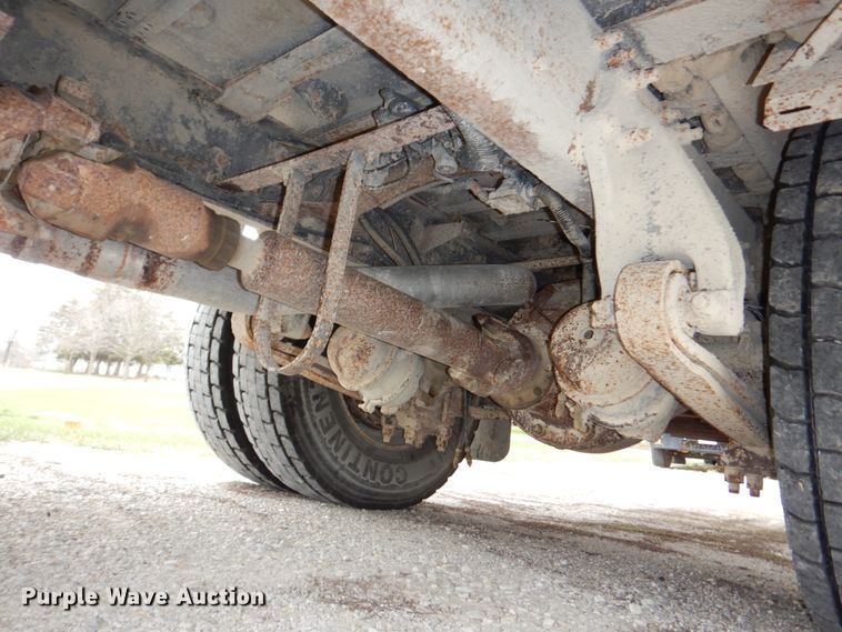 image for item DN7331 2004 Freightliner FS65  school bus