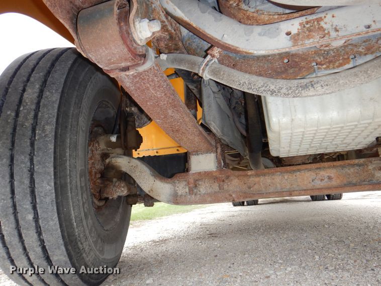 image for item DN7331 2004 Freightliner FS65  school bus