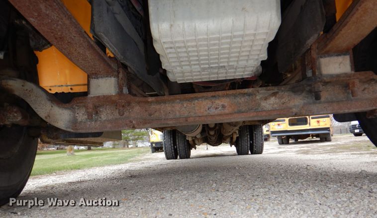 image for item DN7331 2004 Freightliner FS65  school bus