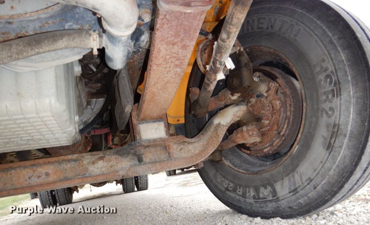 image for item DN7331 2004 Freightliner FS65  school bus