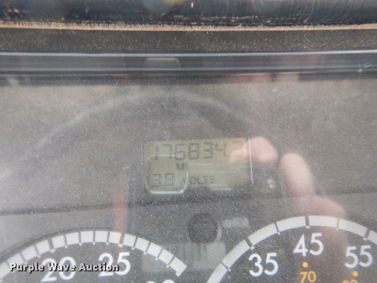 image for item DN7331 2004 Freightliner FS65  school bus