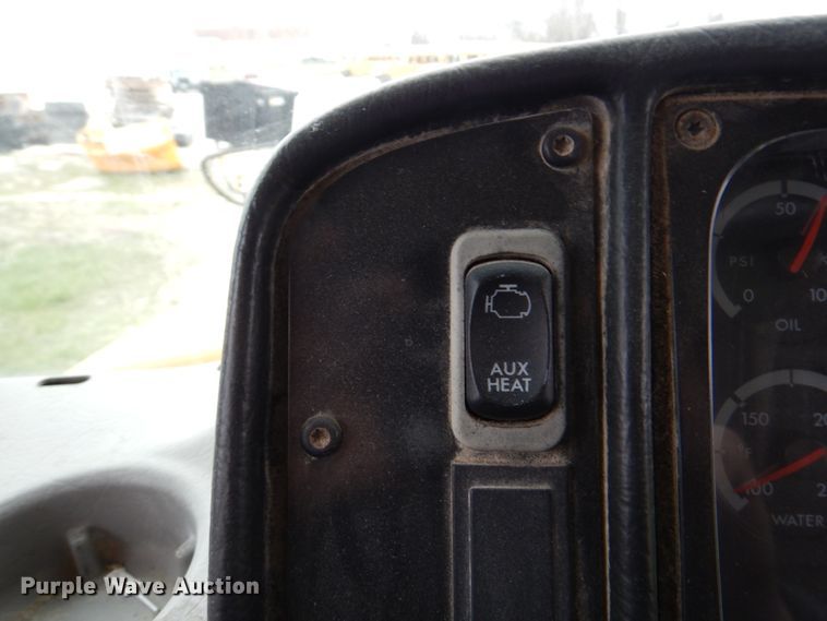 image for item DN7331 2004 Freightliner FS65  school bus