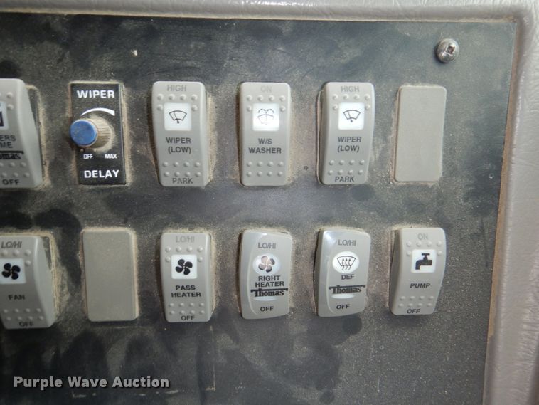 image for item DN7331 2004 Freightliner FS65  school bus