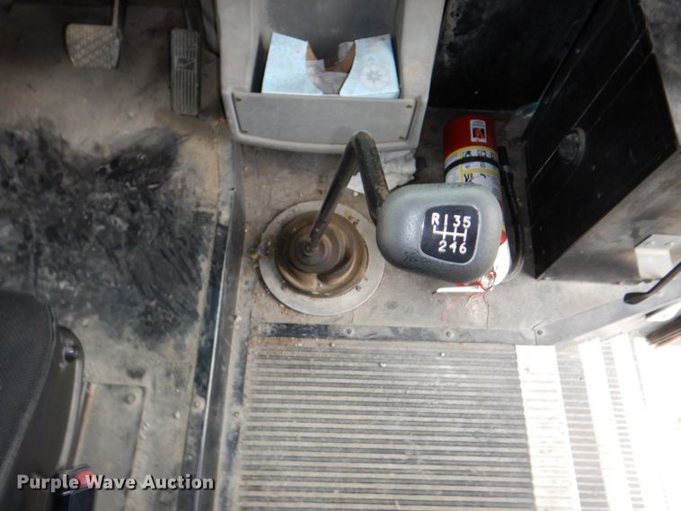 image for item DN7331 2004 Freightliner FS65  school bus