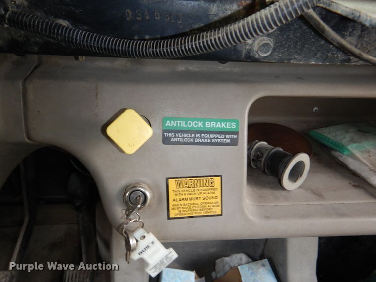 image for item DN7331 2004 Freightliner FS65  school bus