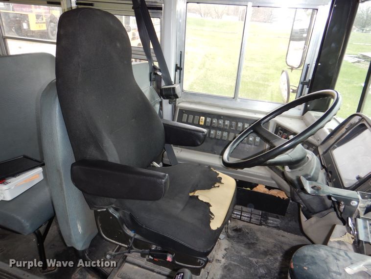 image for item DN7331 2004 Freightliner FS65  school bus