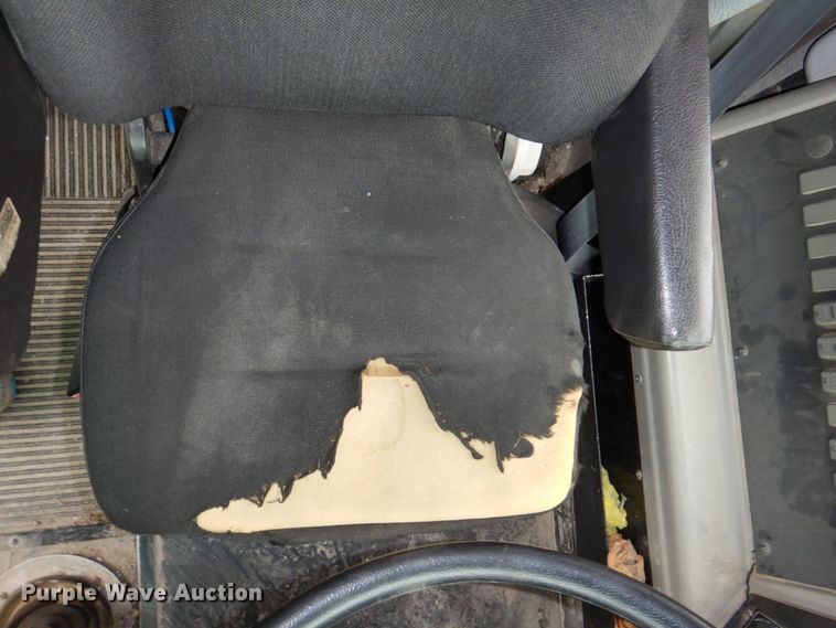 image for item DN7331 2004 Freightliner FS65  school bus