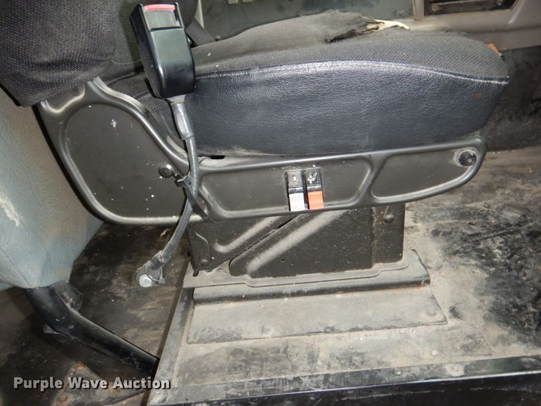 image for item DN7331 2004 Freightliner FS65  school bus