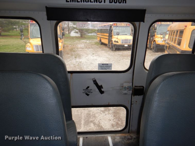 image for item DN7331 2004 Freightliner FS65  school bus