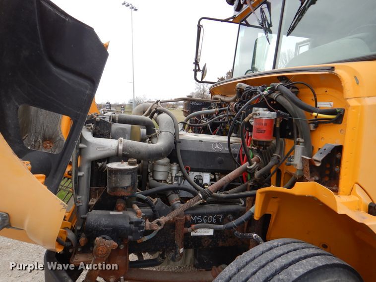 image for item DN7331 2004 Freightliner FS65  school bus