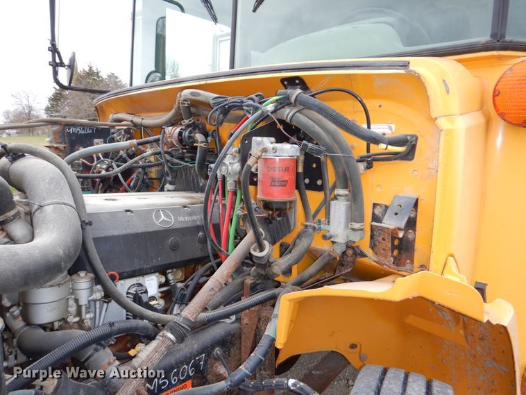 image for item DN7331 2004 Freightliner FS65  school bus