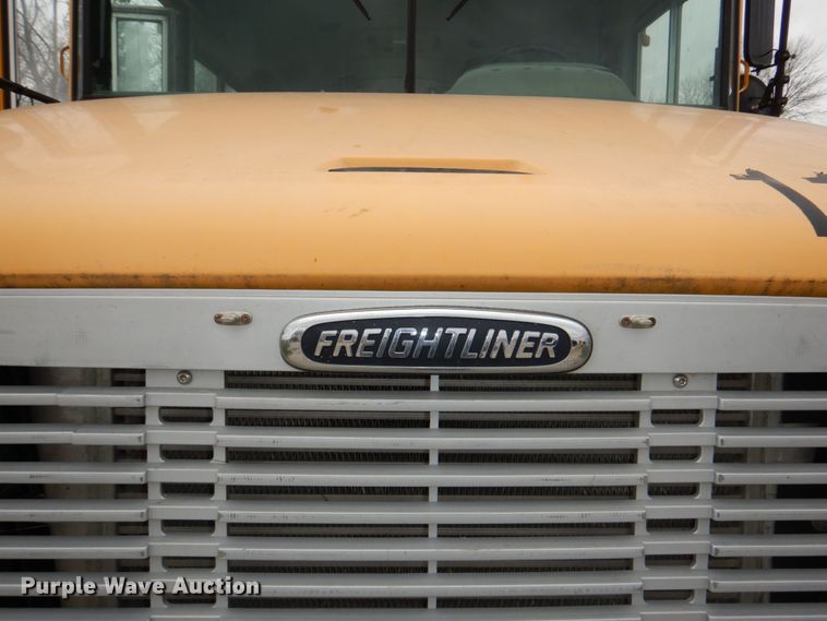 image for item DN7331 2004 Freightliner FS65  school bus