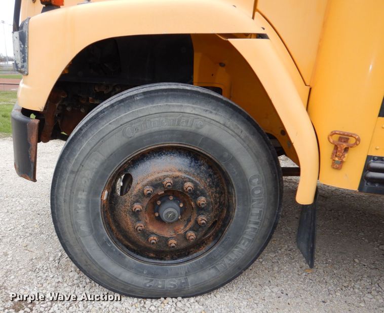 image for item DN7331 2004 Freightliner FS65  school bus