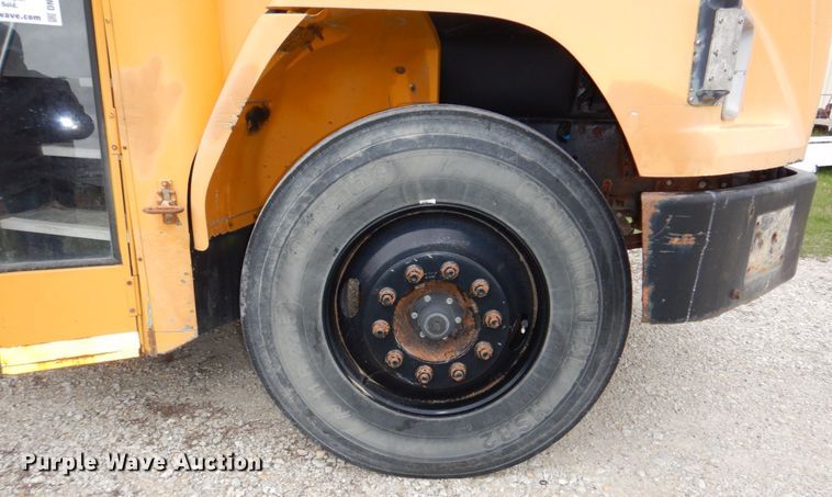 image for item DN7331 2004 Freightliner FS65  school bus