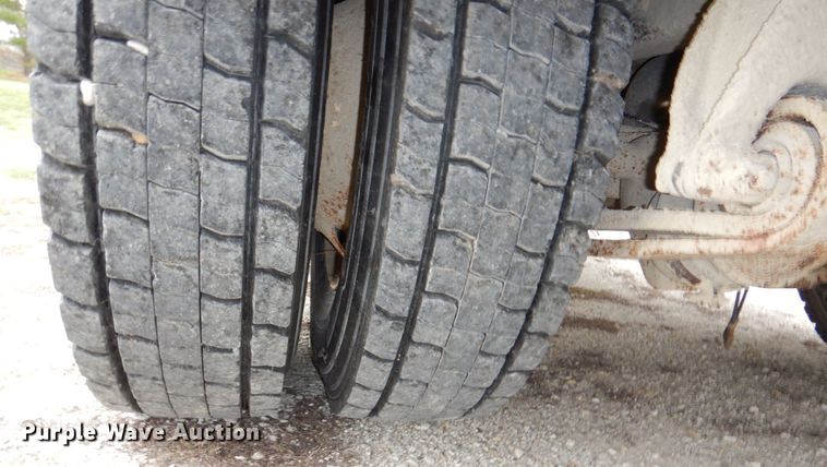 image for item DN7331 2004 Freightliner FS65  school bus