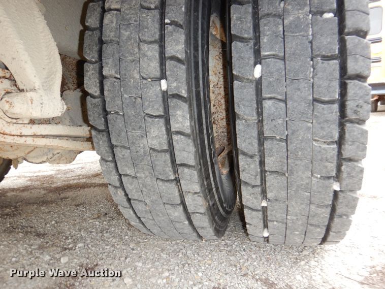 image for item DN7331 2004 Freightliner FS65  school bus