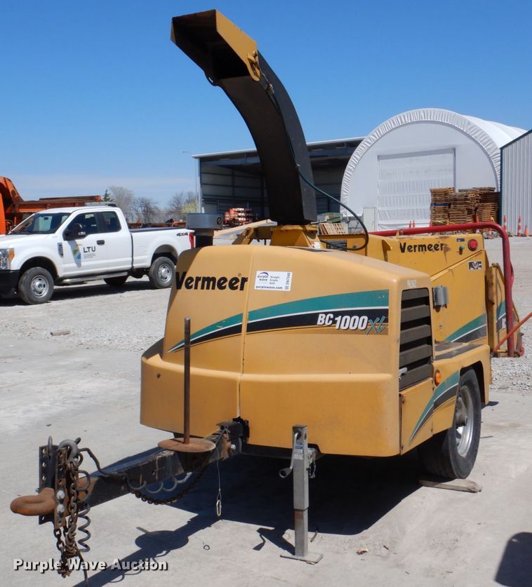 image for item DN7348 2006 Vermeer BC1000XL  wood chipper