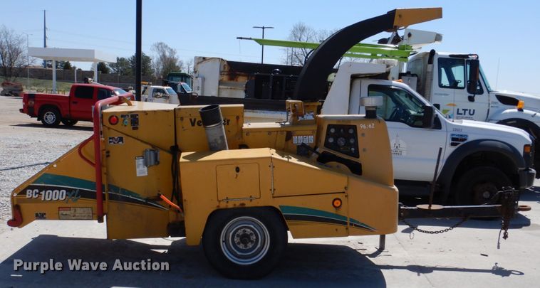 image for item DN7348 2006 Vermeer BC1000XL  wood chipper