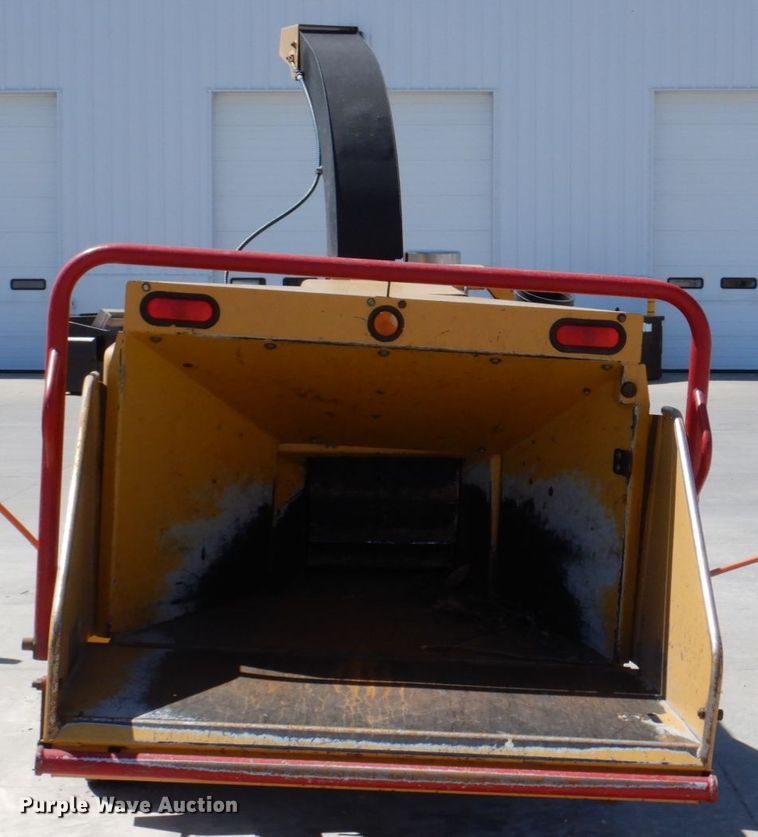 image for item DN7348 2006 Vermeer BC1000XL  wood chipper