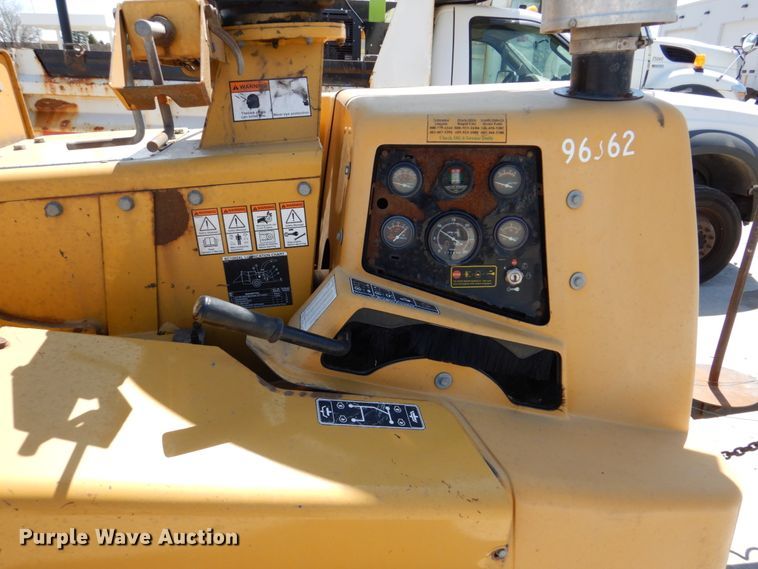 image for item DN7348 2006 Vermeer BC1000XL  wood chipper