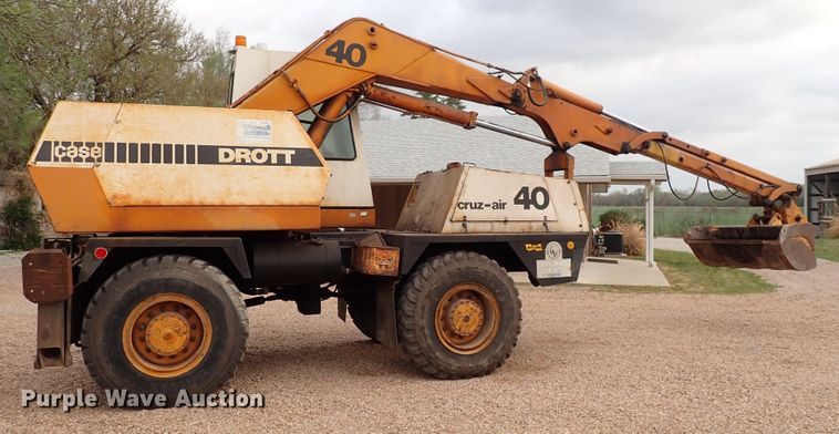 image for item DP4623 Drott 40  wheeled excavator