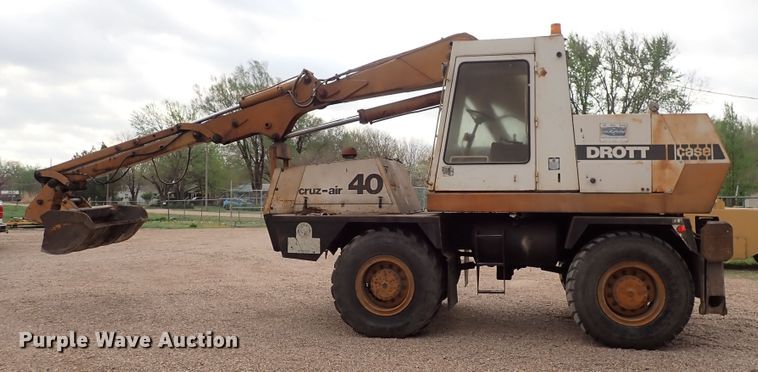 image for item DP4623 Drott 40  wheeled excavator