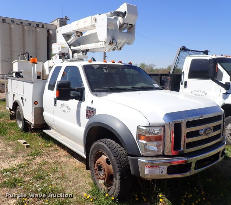 image for item DP4632 2008 Ford F550 Super Duty  bucket truck