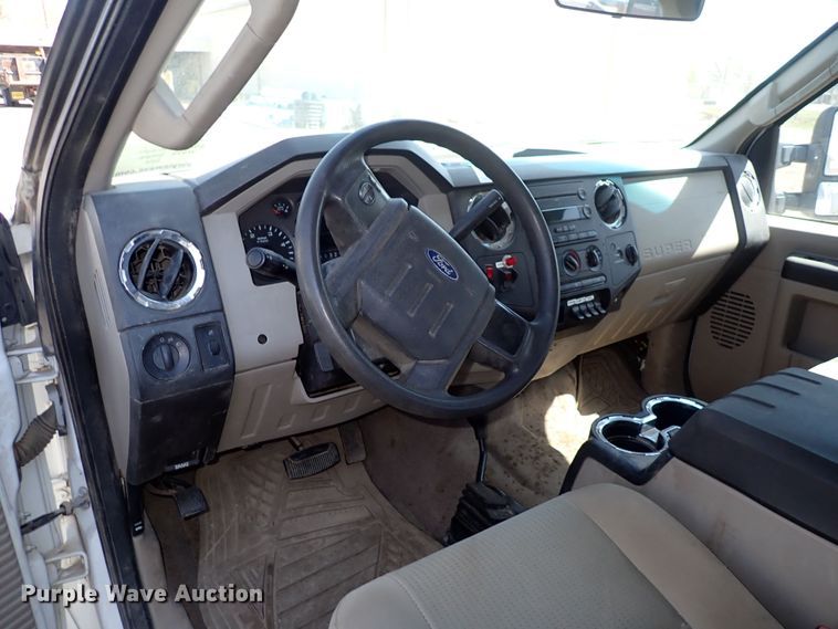 image for item DP4632 2008 Ford F550 Super Duty  bucket truck