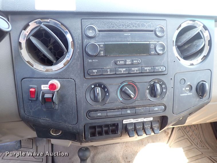 image for item DP4632 2008 Ford F550 Super Duty  bucket truck