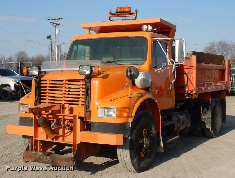 image for item DP5444 1993 International 4900  dump truck