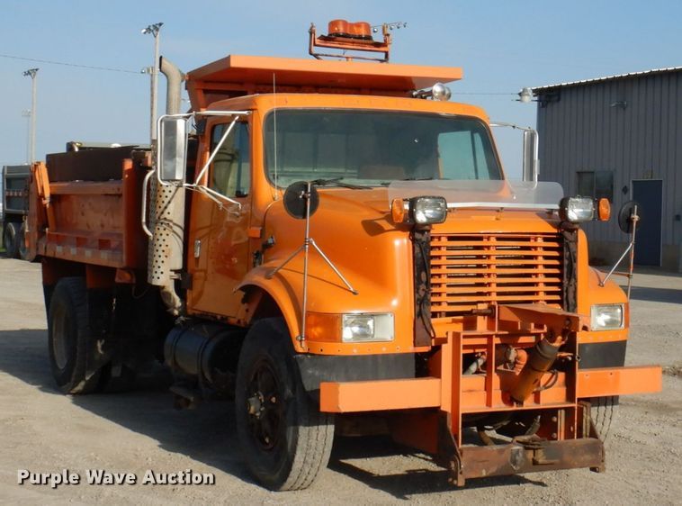 image for item DP5444 1993 International 4900  dump truck