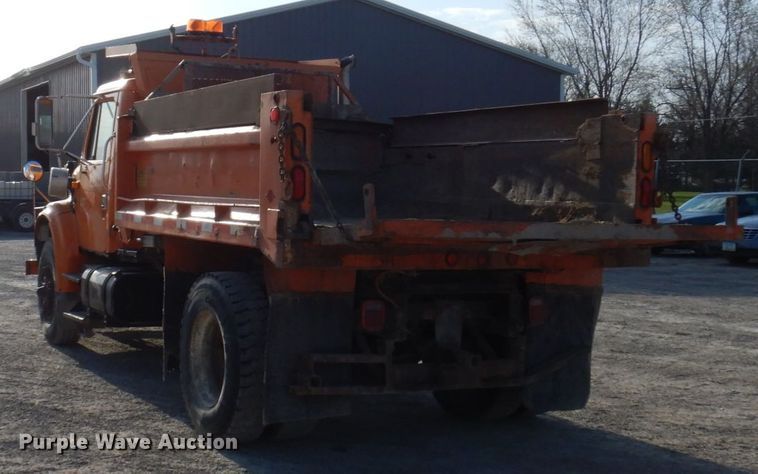 image for item DP5444 1993 International 4900  dump truck