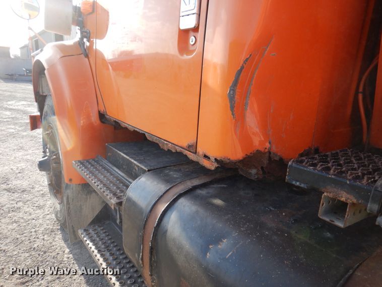 image for item DP5444 1993 International 4900  dump truck