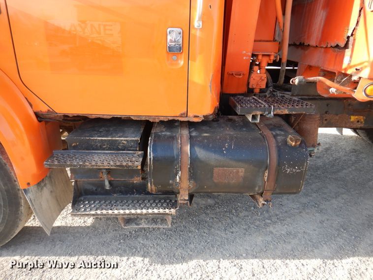 image for item DP5444 1993 International 4900  dump truck