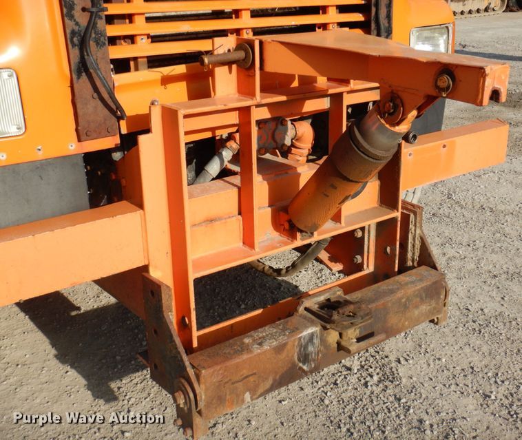 image for item DP5444 1993 International 4900  dump truck