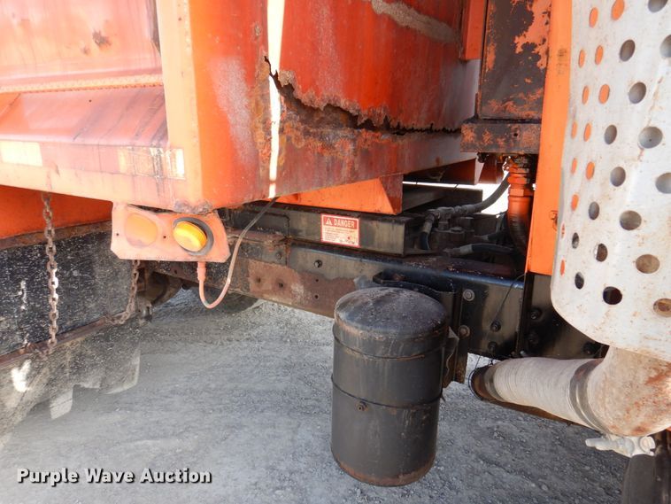 image for item DP5444 1993 International 4900  dump truck