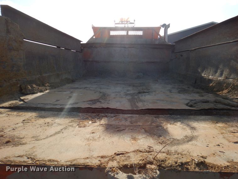 image for item DP5444 1993 International 4900  dump truck