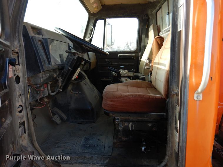 image for item DP5444 1993 International 4900  dump truck