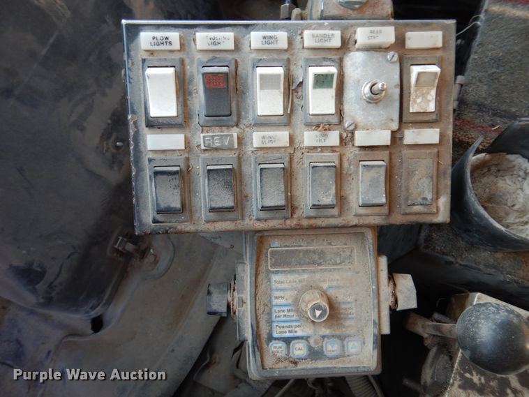 image for item DP5444 1993 International 4900  dump truck