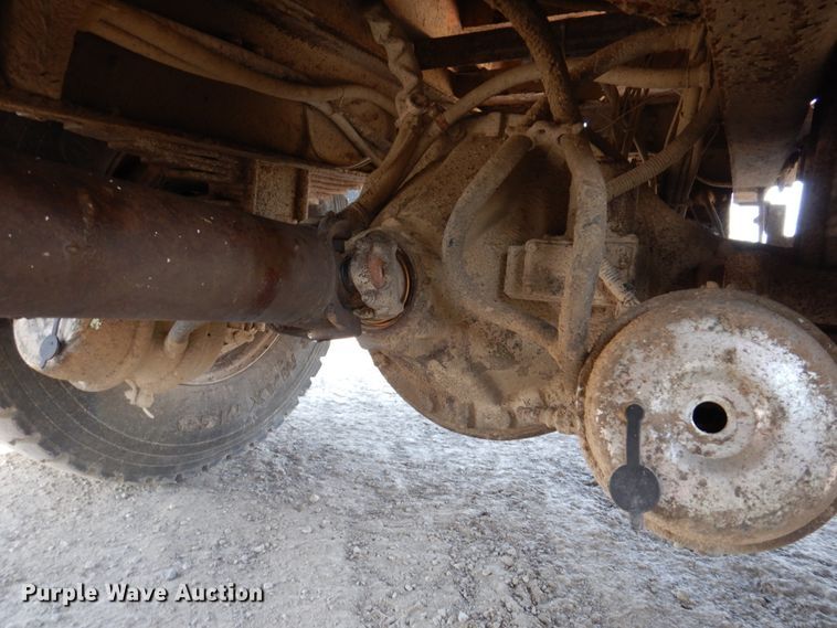 image for item DP5444 1993 International 4900  dump truck