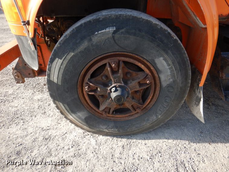 image for item DP5444 1993 International 4900  dump truck