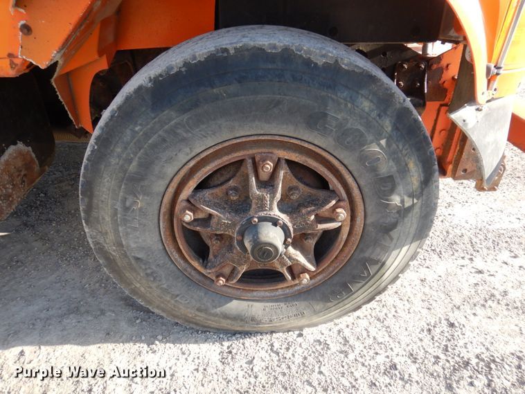 image for item DP5444 1993 International 4900  dump truck